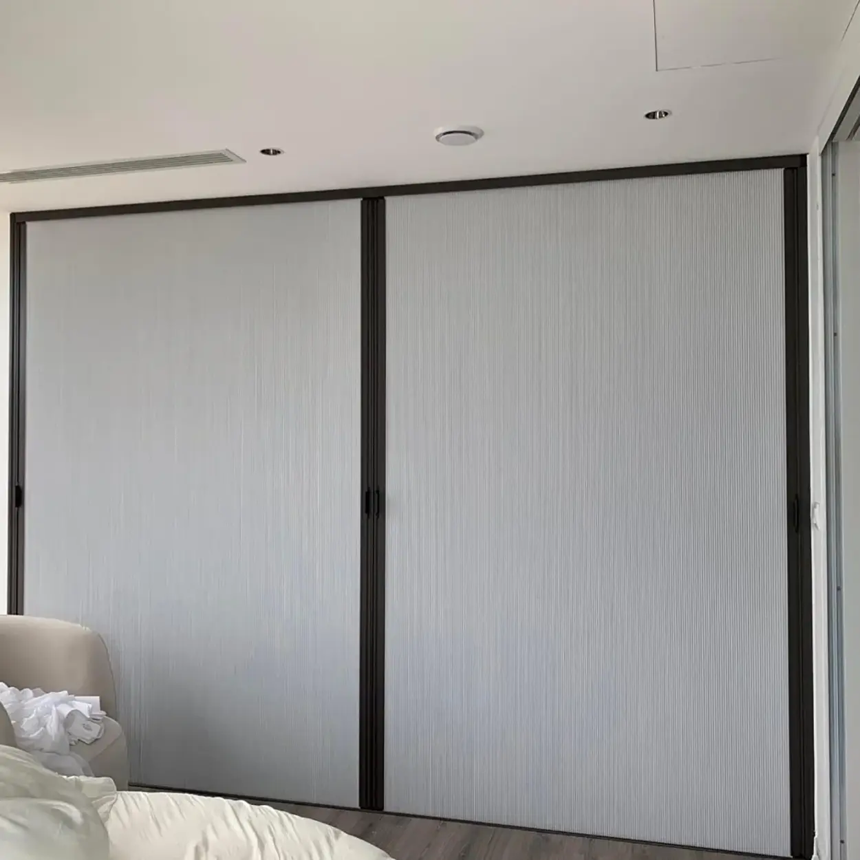 Cam balkon için tam set plise perde fotoğrafı